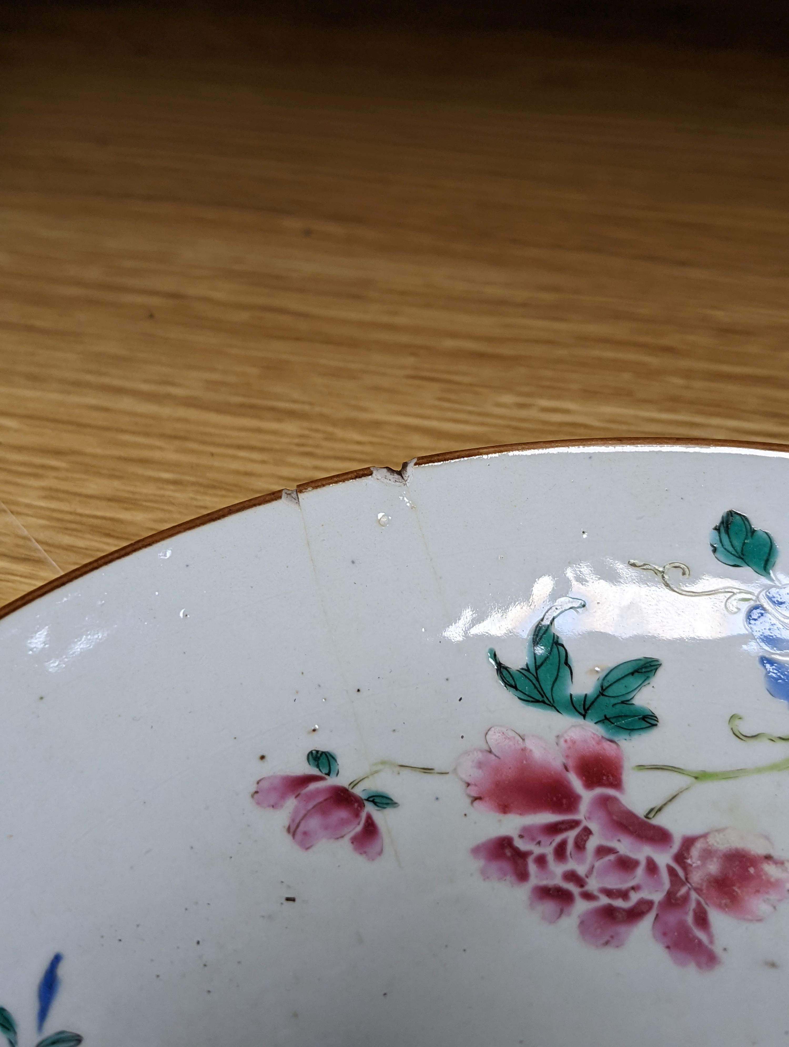 An 18th century Chinese famille rose dish, crackle-glaze stem cup, Beijing glass tea bowl and a Chinese Imari plate. Largest 24cm